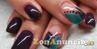 Esteticista con salón de belleza en Granada.